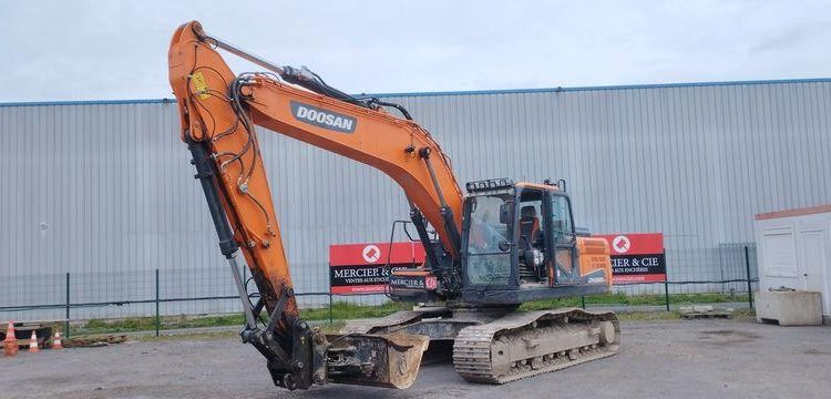 DOOSAN PELLE SUR CHENILLES DX225LC-5 – DIESEL – 22T – 3040 HEURES – ANNEE 2019  2245