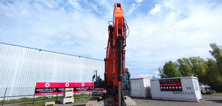 DOOSAN PELLE SUR CHENILLES DX225LC-5 – DIESEL – 22T – 3040 HEURES – ANNEE 2019  2245