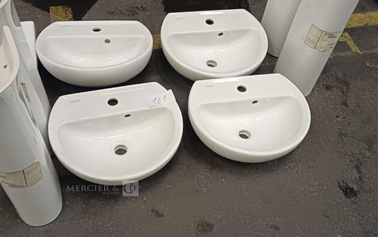 Autre Lot de 4  lavabos avec pieds marque GERBERIT  157