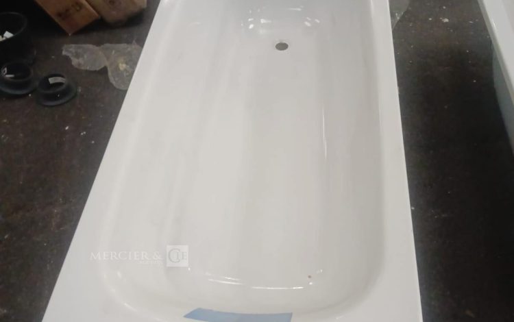 Autre baignoire de 1,70cm x 70 cm , marque Roca  348