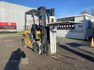 CATERPILLAR CHARIOT ELEVATEUR FRONTAL ABGP25NTD A GAZ – 5484 HEURES – ANNEE 2016  E53709