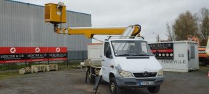 MERCEDES SPRINTER NACELLE MULTITEL 180 ALU AF  18 M – DIESEL – 2690 HEURES – 96419 KMS BLANC 742BHL59