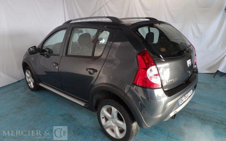 DACIA SANDERO STEPWAY 1,5 DCI 70CH GRIS BD-605-PG