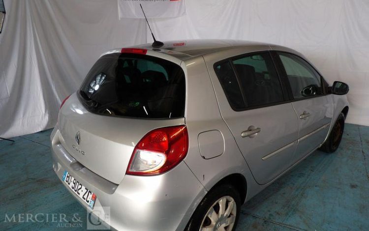 RENAULT CLIO 1,5 DCI 70CH DYNAMIQUE TOMTOM GRIS BD-902-ZC