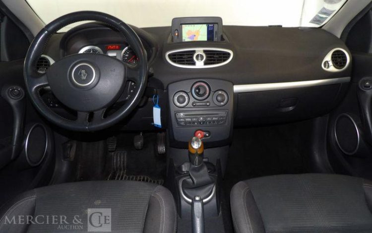 RENAULT CLIO 1,5 DCI 70CH DYNAMIQUE TOMTOM GRIS BD-902-ZC