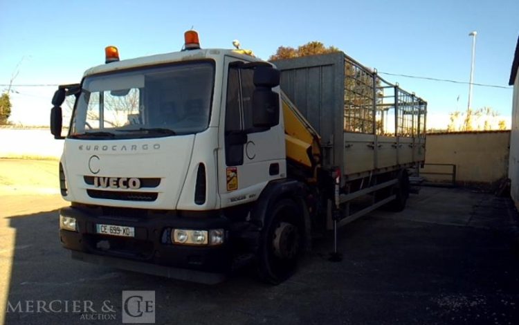 IVECO ML 180E28 PLATEAU GRUE HAYON RIDELLES 4X2 PTAC 17.99T BLANC CE-699-XD