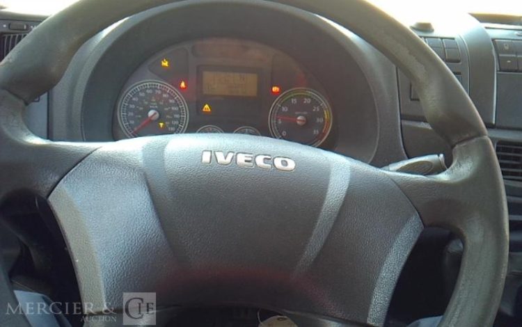 IVECO ML 180E28 PLATEAU GRUE HAYON RIDELLES 4X2 PTAC 17.99T BLANC CE-699-XD