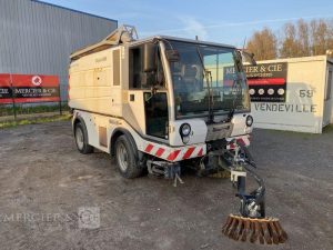 BUCHER SCHORLING BALAYEUSE DE VOIRIE CC5000 E5 DIESEL – 19455 KMS – 3435 HEURES – ANNEE 2014  CITYCAT