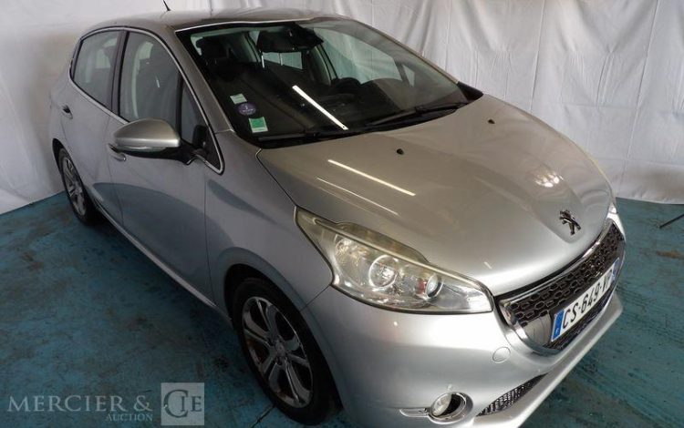 PEUGEOT 208 1,2 PURETECH 80CH ALLURE GRIS CS-649-VP