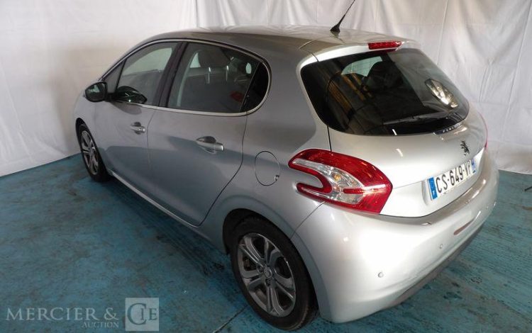 PEUGEOT 208 1,2 PURETECH 80CH ALLURE GRIS CS-649-VP