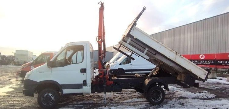 IVECO 35J15B BENNE GRUE 3T5 BLANC EE-088-YV