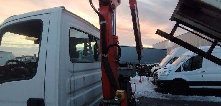 IVECO 35J15B BENNE GRUE 3T5 BLANC EE-088-YV