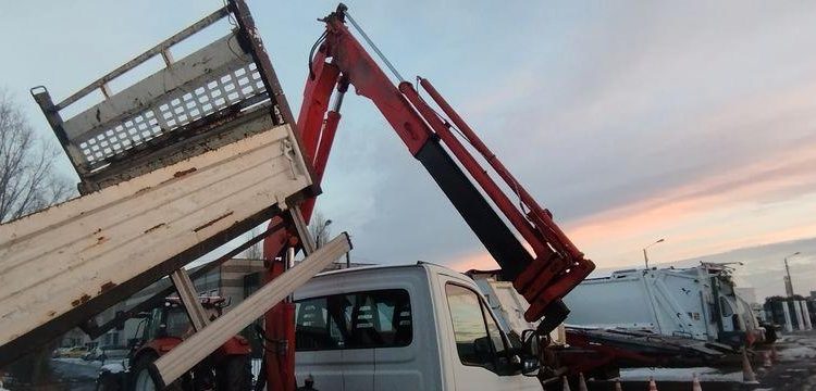 IVECO 35J15B BENNE GRUE 3T5 BLANC EE-088-YV