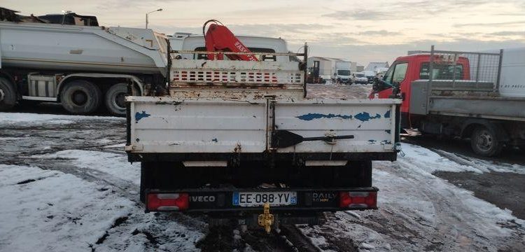 IVECO 35J15B BENNE GRUE 3T5 BLANC EE-088-YV