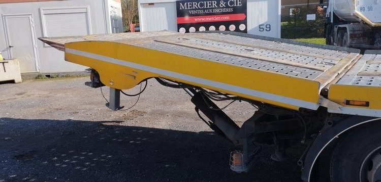 IVECO CAM AD 260 DEPANNEUSE – DIESEL – PTAC 32T – 200336 KMS – ANNEE 2018 JAUNE EV-435-LK