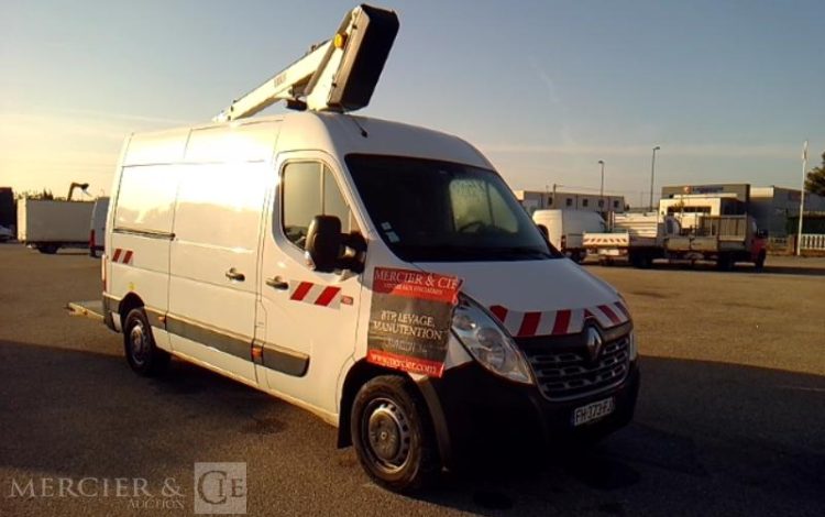 RENAULT MASTER 2.3 DCI 130 NACELLE SUR VL 12M BLANC FH-373-FJ