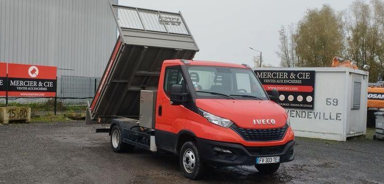 IVECO 40C14N BENNE AVEC COFFRE ACIER GAZ -14332 KMS ANNEE 2020  FV-303-TE