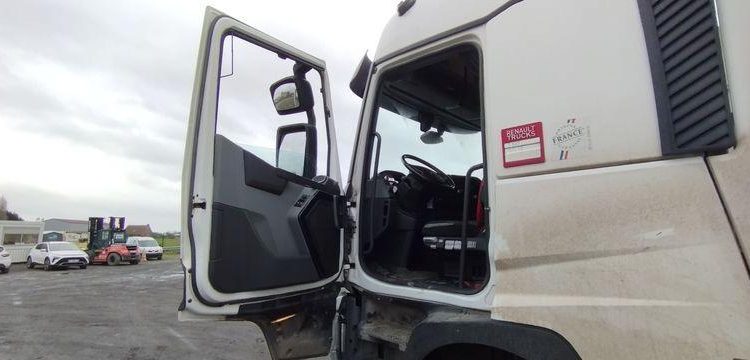 RENAULT TRACTEUR ROUTIER T520 DTI13 – PTAC : 20,5 T – DIESEL – 311785 KMS – ANNEE 2021 BLANC GA-359-DV