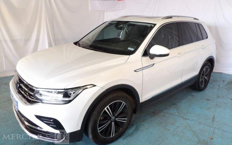 VOLKSWAGEN TIGUAN 2.0 TDi 16V BMT DSG7 150 CV BOITE AUTO BLANC GQ-162-EC