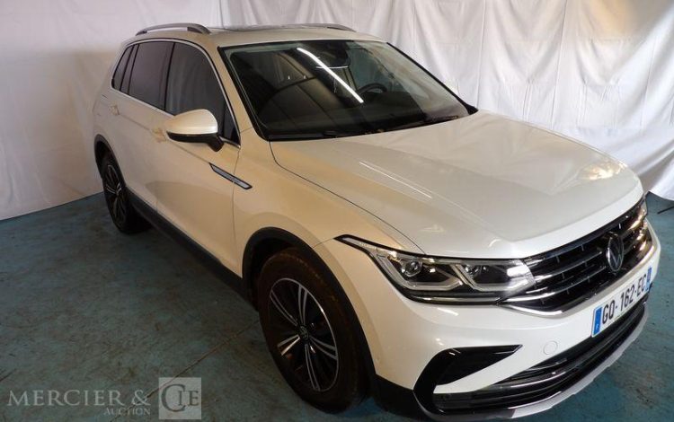 VOLKSWAGEN TIGUAN 2.0 TDi 16V BMT DSG7 150 CV BOITE AUTO BLANC GQ-162-EC