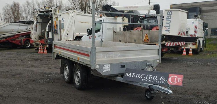 VDM TRAILERS REMORQUE  PLATEAU RIDELLES – PTAC :499 KGS-  2 ESSIEUX – NON IMMATRICULEE  VDM2