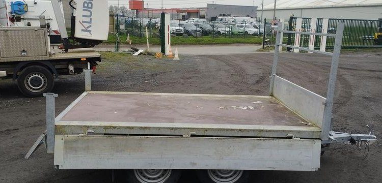 VDM TRAILERS REMORQUE  PLATEAU RIDELLES – PTAC :499 KGS-  2 ESSIEUX – NON IMMATRICULEE  VDM2