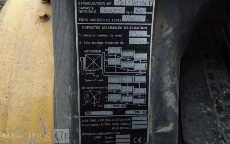 CATERPILLAR CHARIOT ELEVATEUR GP30NT FRONTAL GAZ  AVEC PRESSE DE CHARGE – 6754 HEURES  CT13G02023