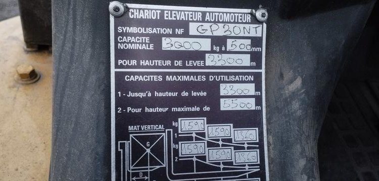 CATERPILLAR CHARIOT ELEVATEUR GP30NT FRONTAL GAZ  AVEC PRESSE DE CHARGE – 6754 HEURES  CT13G02023