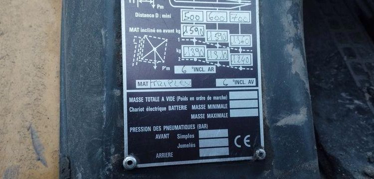 CATERPILLAR CHARIOT ELEVATEUR GP30NT FRONTAL GAZ  AVEC PRESSE DE CHARGE – 6754 HEURES  CT13G02023