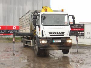 IVECO BENNE GRUE  DM-096-RY