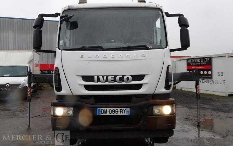 IVECO BENNE GRUE  DM-096-RY