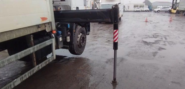 IVECO BENNE GRUE  DM-096-RY