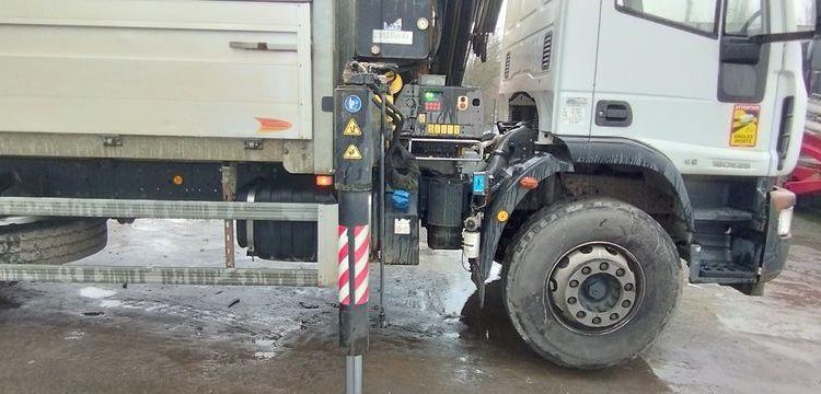 IVECO BENNE GRUE  DM-096-RY