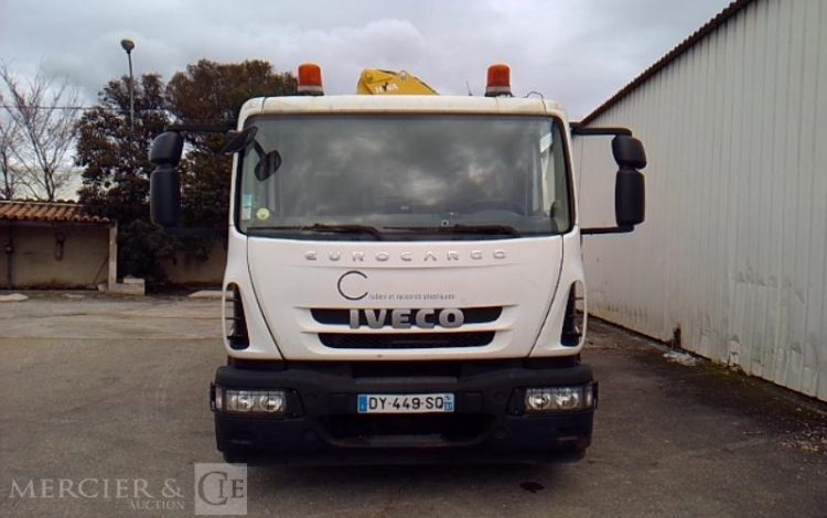 IVECO 180E25 PLATEAU GRUE RIDELLES 4X2 PTAC18T BLANC DY-449-SQ