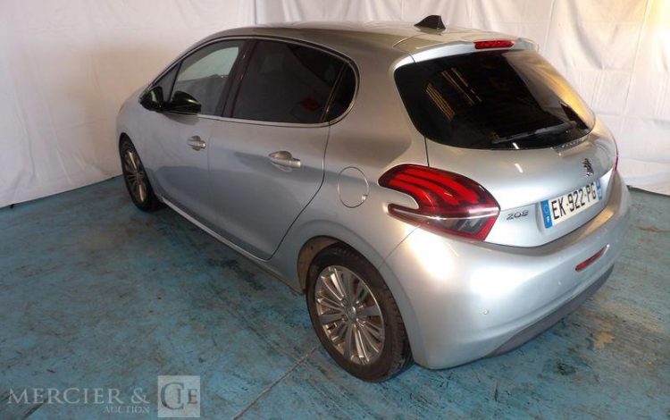 PEUGEOT 208 1,2 PURETECH 80CH ALLURE GRIS EK-922-PG