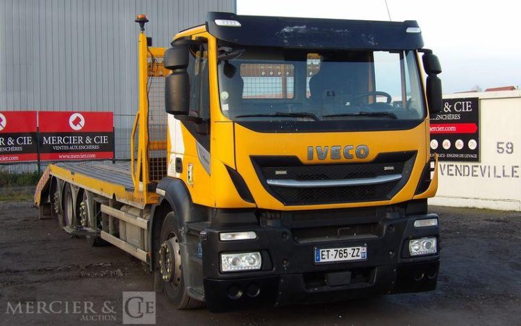 IVECO STRALIS AD260  PLATEAU PORTE ENGINS – PTAC : 32 TONNES – DIESEL – 276515 KMS JAUNE ET-765-ZZ