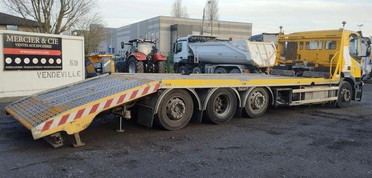 IVECO STRALIS AD260  PLATEAU PORTE ENGINS – PTAC : 32 TONNES – DIESEL – 276515 KMS JAUNE ET-765-ZZ