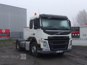 VOLVO TRACTEUR ROUTIER FM 460 4×2 – DIESEL- PTAC : 19 T – 407473 KMS – AN 2019 BLANC FF-160-WP