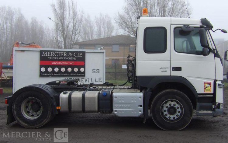 VOLVO TRACTEUR ROUTIER FM 460 4×2 – DIESEL- PTAC : 19 T – 407473 KMS – AN 2019 BLANC FF-160-WP