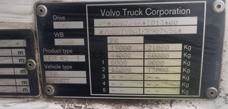 VOLVO TRACTEUR ROUTIER FM 460 4×2 – DIESEL- PTAC : 19 T – 407473 KMS – AN 2019 BLANC FF-160-WP