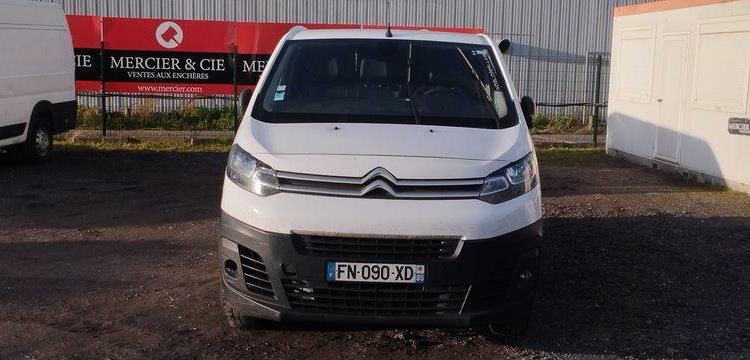 CITROEN JUMPY 3 1,5 BLUEHDI 16V FOURGON MOYEN 102 CV  – DIESEL – ANNEE 2020 BLANC FN-090-XD