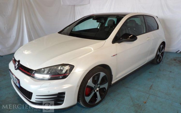 VOLKSWAGEN GOLF 2,0 TSI 230CH BLUEMOTION GTI PERFORMANCE BLANC FT-756-ZR