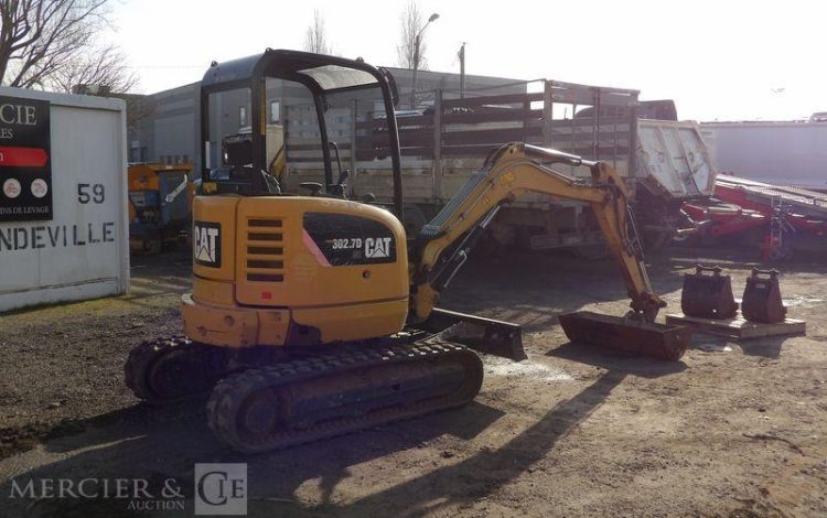 CATERPILLAR MINI PELLE 302.7DCR SUR CHENILLES – 2,67 TONNES – DIESEL – ANNEE 2017  3949