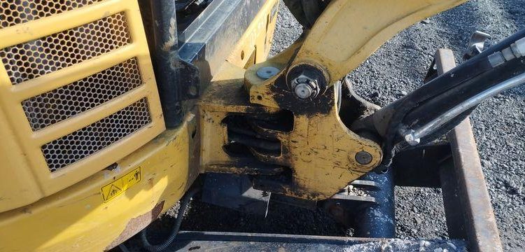 CATERPILLAR MINI PELLE 302.7DCR SUR CHENILLES – 2,67 TONNES – DIESEL – ANNEE 2017  3949